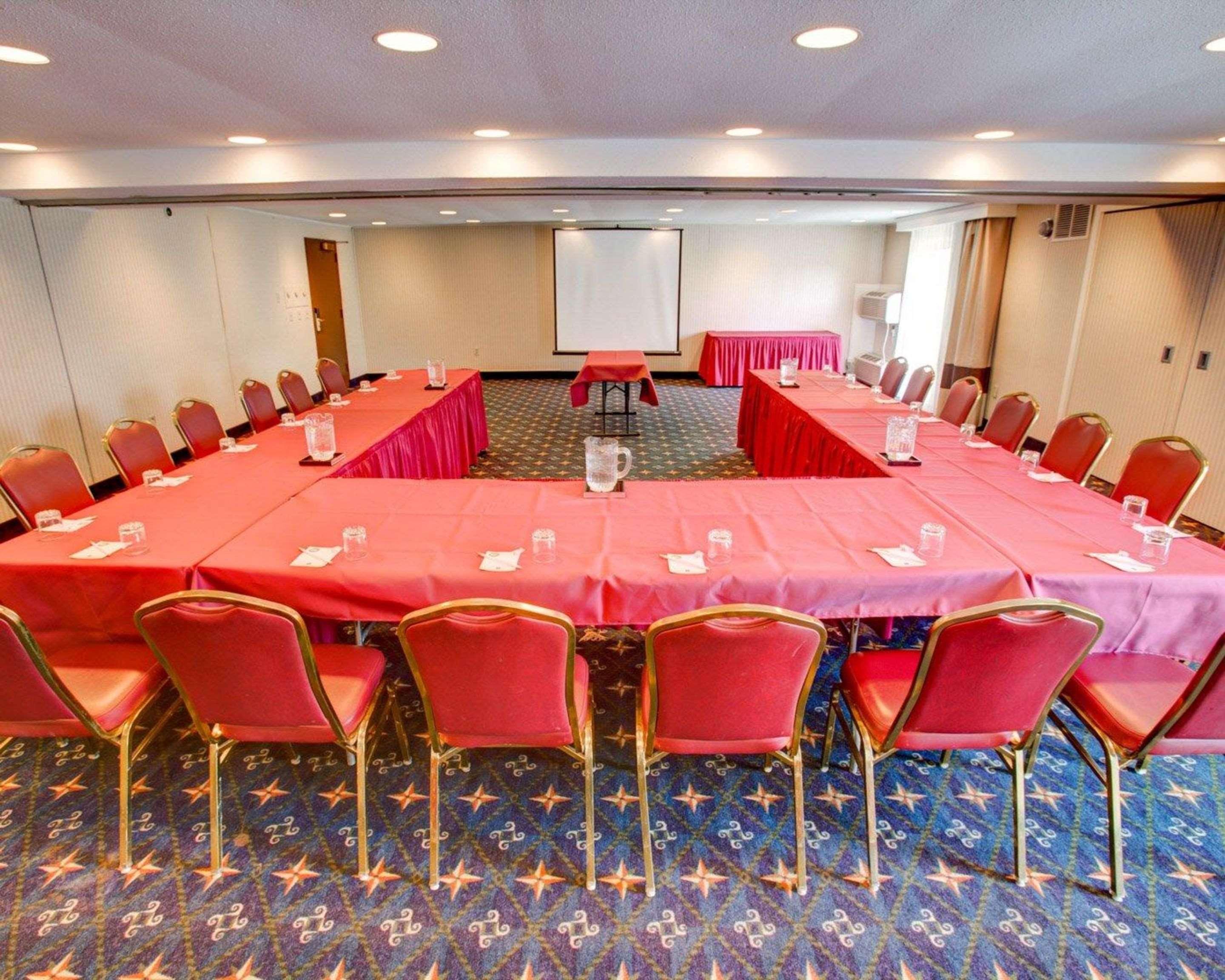 Comfort Conference Center Inn Churchill